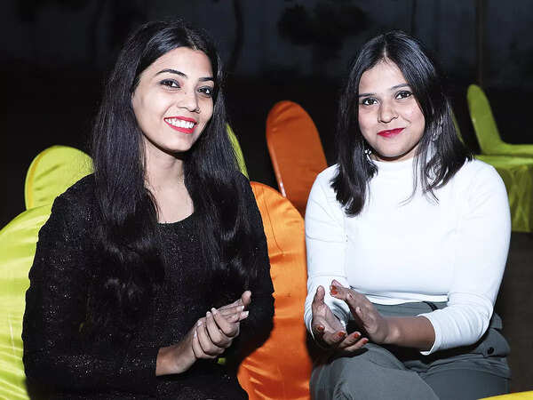 Anustha Mishra (L) and Preyasi Pandey (BCCL/ Aditya Yadav)
