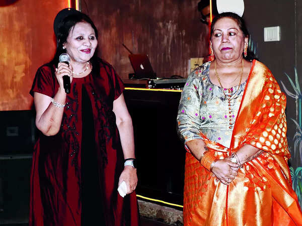 Meena Trivedi (L) and Pooja Mohale (BCCL/ Unmesh Pandey)