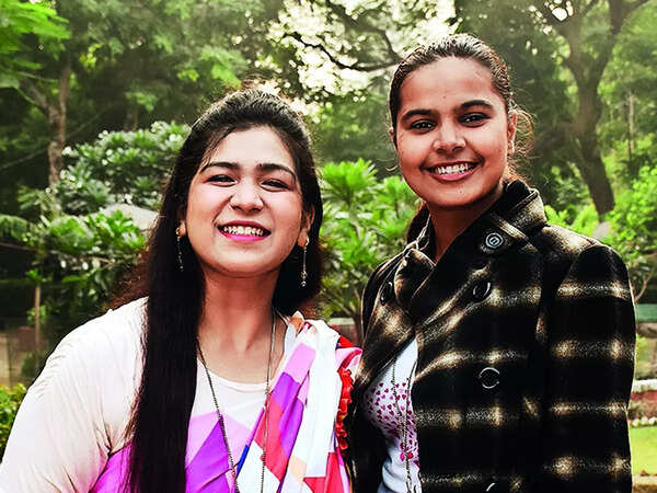Muba Shahira (L) and Anjali Rai (BCCL/ Vishnu Jaiswal)