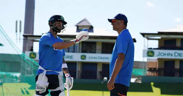 Embed-Kohli-Dravid-0201-ANI