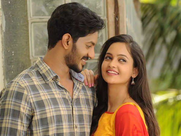 'Veyi Shubhamulu Kalugu Neeku' review: Vijay Raja stands out in an ...