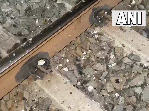 Rajdhani Express hits cement pillar in Gujarat, none hurt | Ahmedabad News  - Times of India