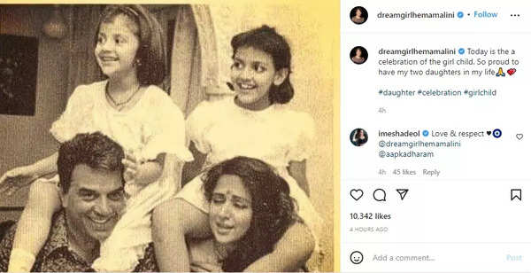 Telugu Hema College Girl Sex - Dharmendra and Hema Malini carry young Esha and Ahana Deol on their  shoulders in this priceless throwback picture â€“ See post | Hindi Movie News  - Times of India