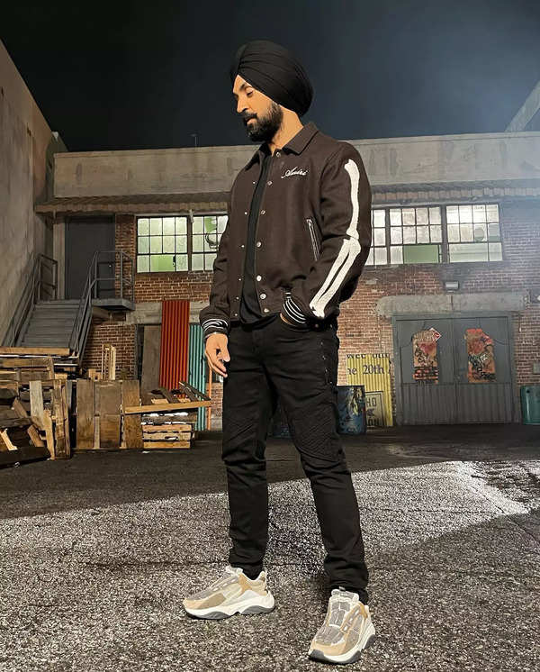 diljit dosanjh.  Af1 outfit, Mens casual dress outfits, Diljit