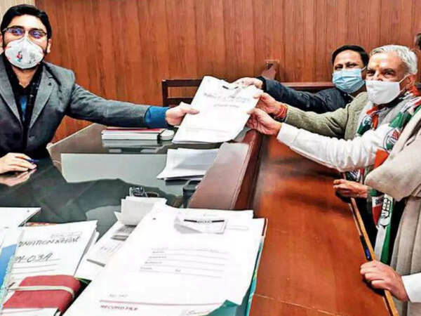 former railways minister Pawan Kumar Bansal’s son Manish files his papers from Barnala seat