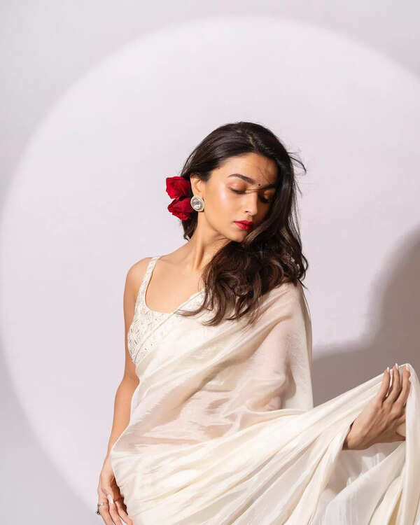aliaabhatt_273427532_1070366773535432_1061566169145512521_n