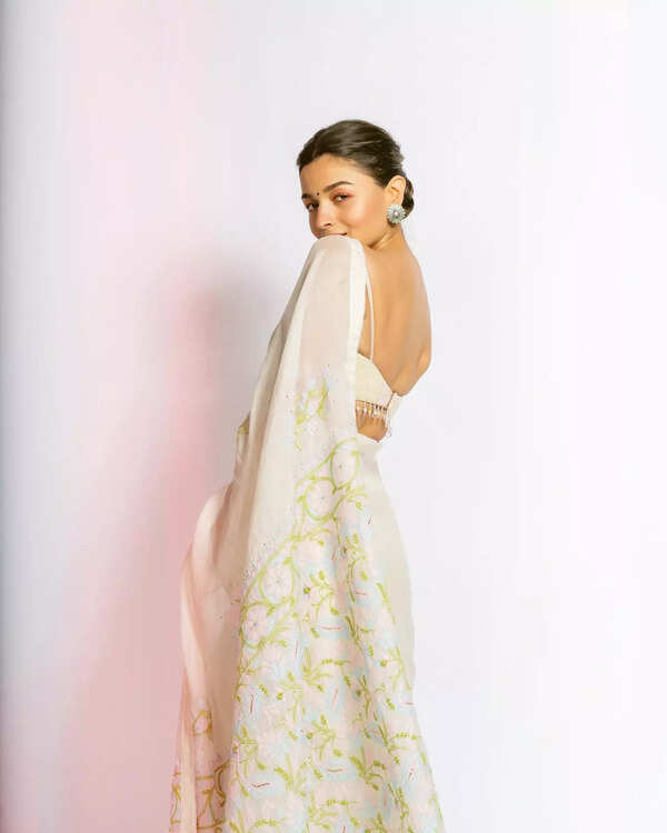 aliaabhatt_273550375_1327569461056257_9012192331439207804_n