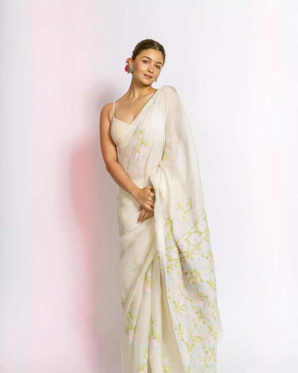 aliaabhatt_273566608_676889506669319_7520979109072495045_n
