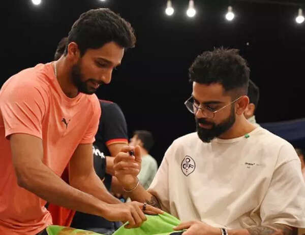 Embed-Azhar-Virat