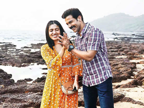 A still from Badhaai Do