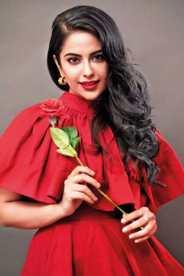 pg1&3_avika_gor3