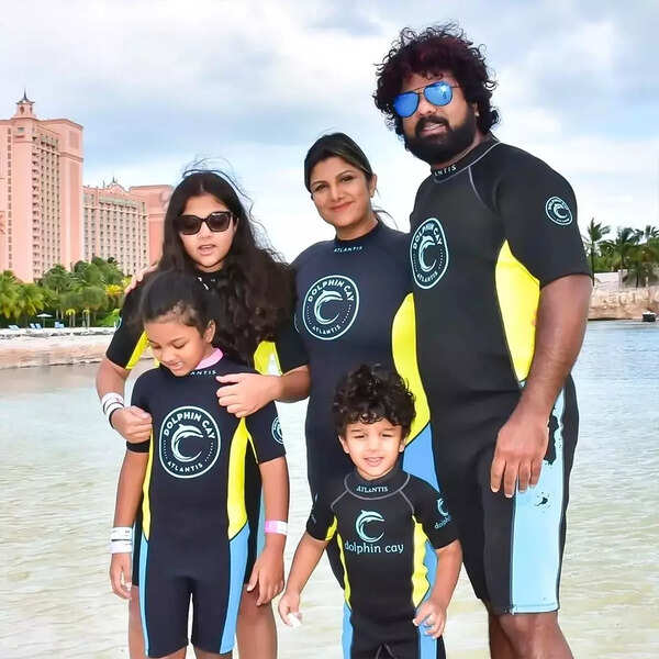 Rambha with her family