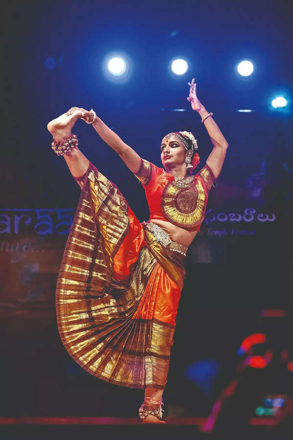 Shiva Raichandani on LinkedIn: #bharatanatyam #photography #portfolio  #dance #indianclassicaldance…