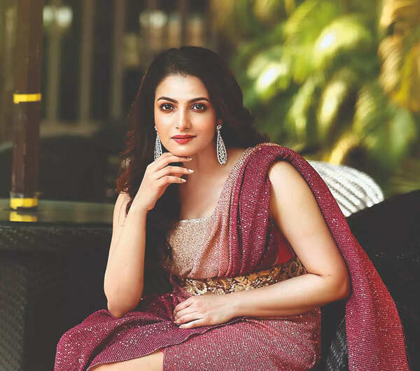 tnusree deepti