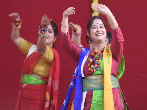 Dancers at Basanta Utsav