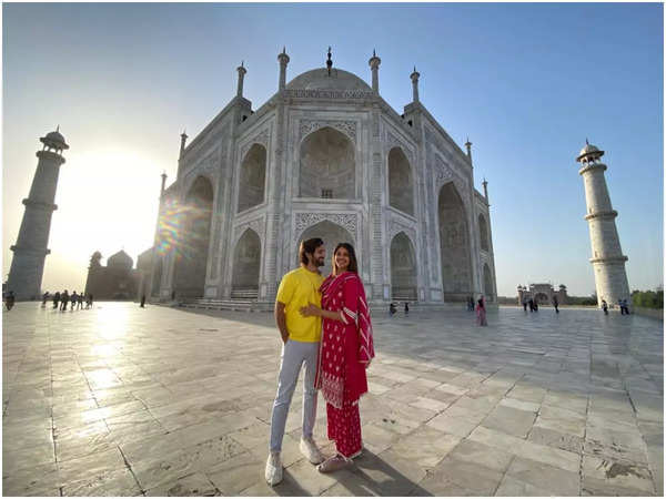 Chikuvlogs - How can I forget Taj Mahal while mentioning Agra in my  previous post. In this pic I was too tired to pose but also was loving the  Taj walk. Click