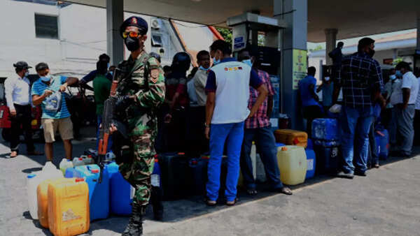sri lanka petrol que