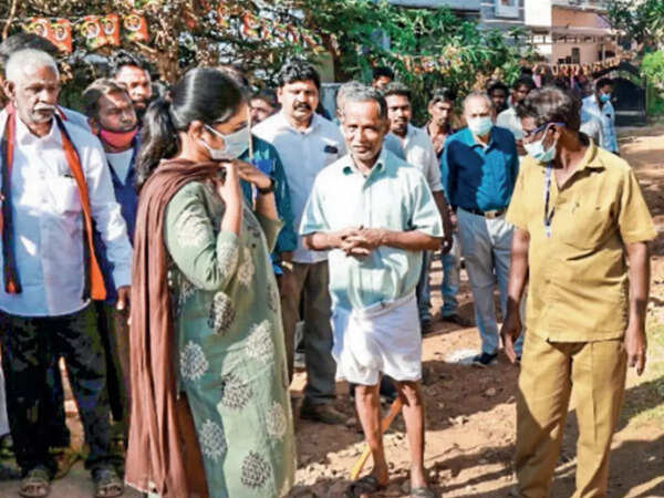 S Nivetha, the youngest councillor of Coimbatore corporation, elected from ward 97, oversees storm water drain cleaning work