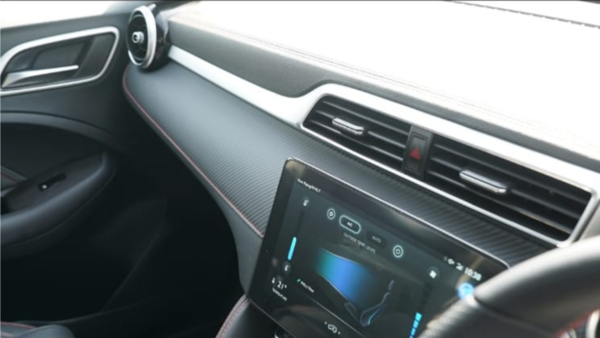 mg zs interior 1