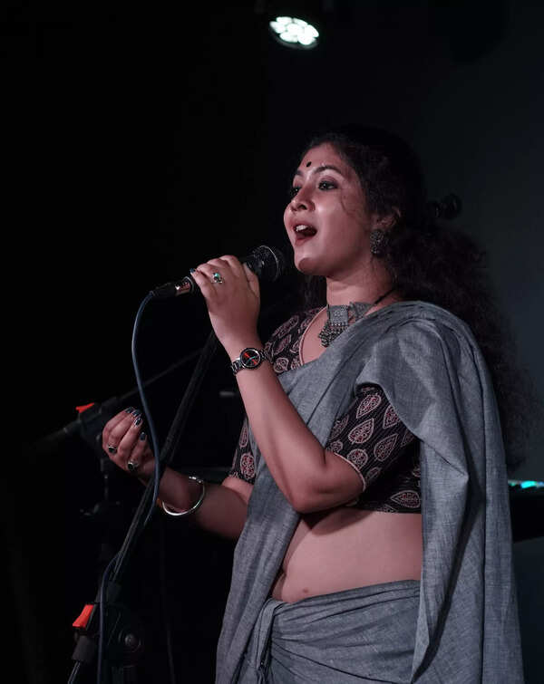 Pallabi Chatterjee (2)
