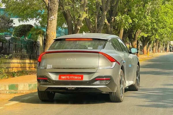Kia EV6 spied testing on Indian roads: Expected to launch by Mid-2022 ...