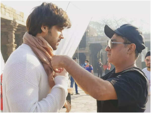 Parth Samthan with Binoy on the set of their film