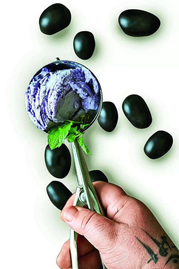 As summer kicks in, Kolkata cools off with artisanal, natural ice