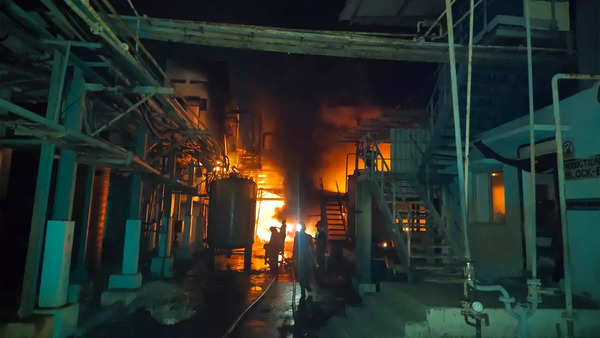 Eluru Chemical Factory Blast: Six dead, 12 injured in blast at chemical  factory in Eluru | Vijayawada News - Times of India