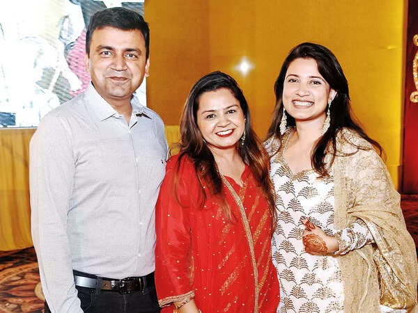 (L-R) Niranjan Kumar, Swapnil Saraswat and Saonyaa Shashan