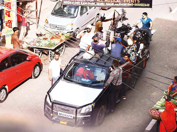 Actor Varun Dhawan shooting in Kanpur