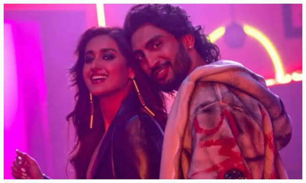 Singer Qaran on Ileana D'Cruz: She has the ability to speak volumes on ...