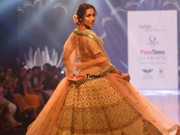 Malaika Arora turned show stopper for Sanjev Marwaah