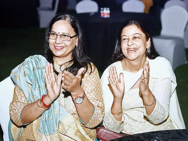 Ritu (L) and Aparna