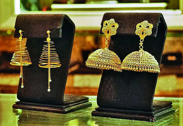 gold inset 1