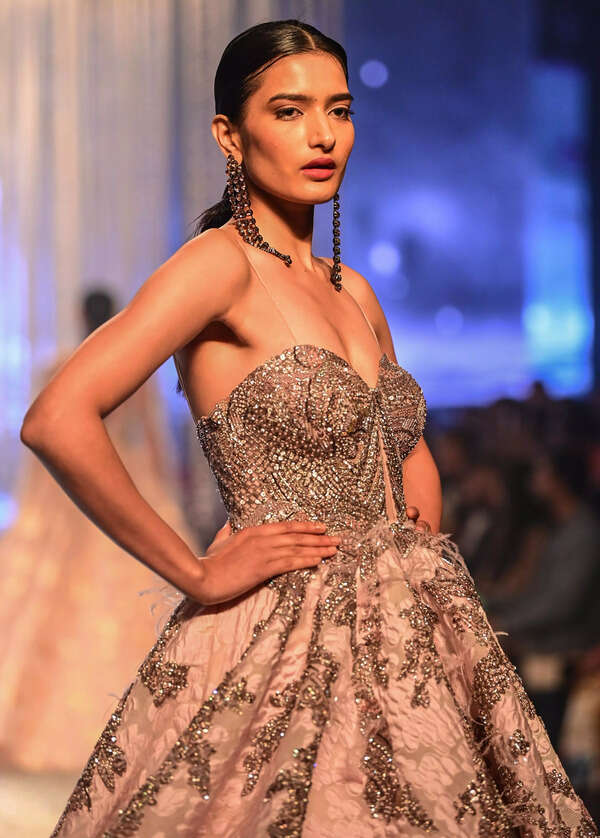 Pb_BTFW Finale Show by Dolly J-15