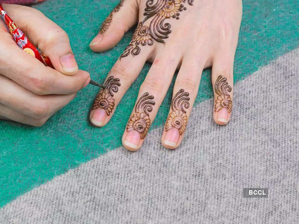14 Cute Mehndi Designs for Kids - M-womenstyle