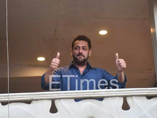 Salman Khan makes special Eid appearance, greets fans gathered outside ...