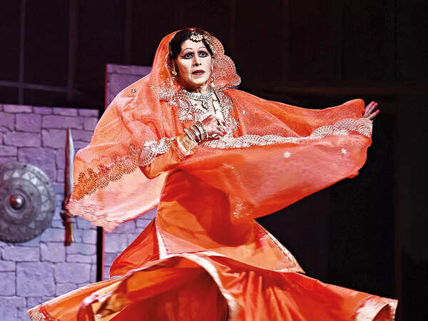 Shovana Narayan as Begum Hazrat Mahal. She performed the Kathak dance style