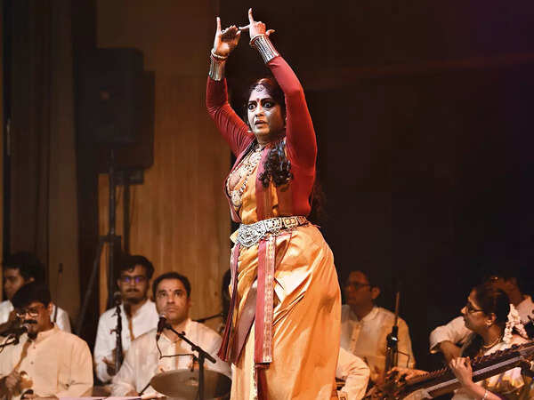 Alekhya Punjala as Rani Velu Nachiiyar. She performed the Kuchipudi dance style