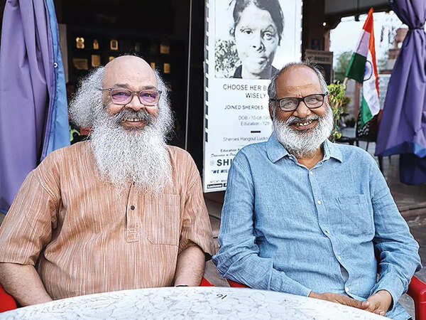 Surya Mohan Kulshreshtha (L) and Rakesh Veda