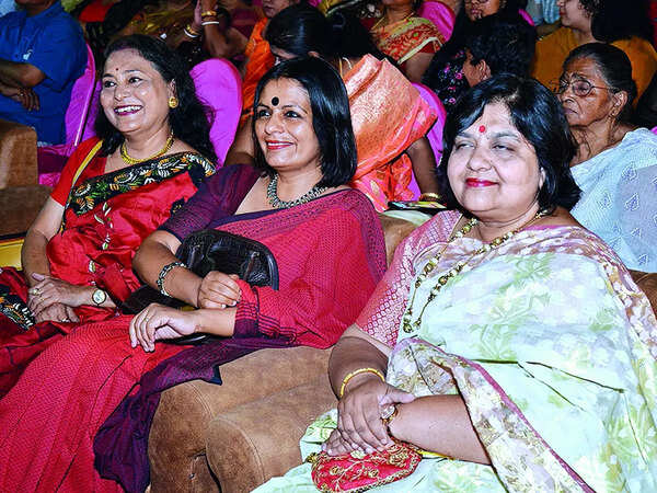 (L-R) Alaknanda Banerjee, Madhumita Bose & Bulbul Godiyal