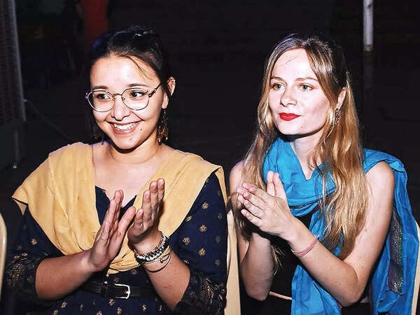 Chloe Elie (L) and Zoe Caron