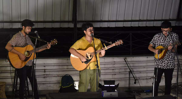 Deep phoenix, Sourjyo Sinha, Sagnik 'Pilu' Samaddar of Whale in the Pond (1)