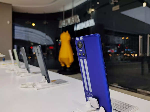 Realme: Realme’s first global flagship store opens in Ahmedabad, here's ...