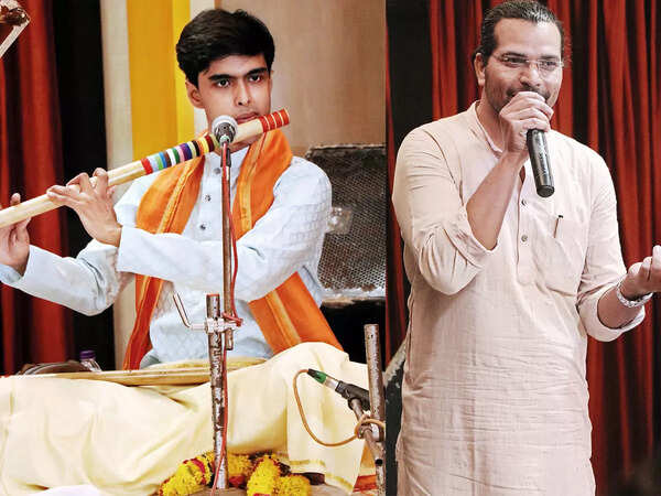 (L) Rakesh Kumar (R) Umesh Kabir