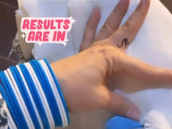 matching finger tattoos for sis｜Búsqueda de TikTok