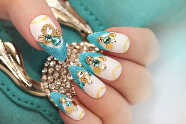 Here's how to get pumpkin pie spice nails - Times of India