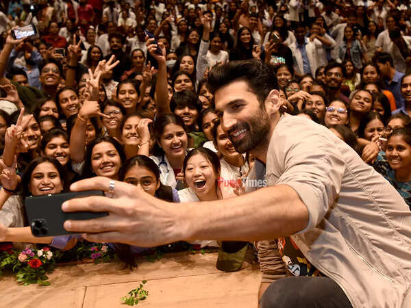 Aditya Roy Kapur in Pune