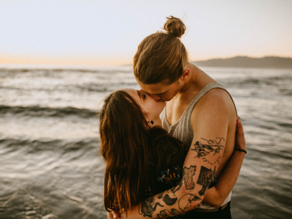Kissing Day 2022: Quotes, Images, Facebook