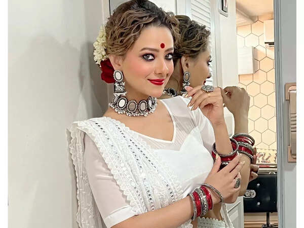 Madalsa Sharma in Gangubai's attire
